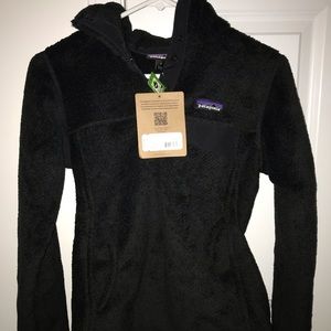 NEW W/ TAG Women’s black Patagonia snap-T pullover